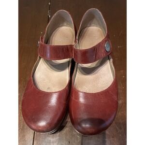 Dansko Beatrice Waxy Red Burnished Leather Clogs EU 39 US 8.5